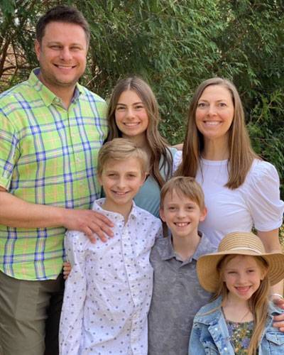 Chiropractor Minneapolis MN Michael Oste and Family